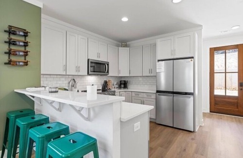 Jacksons' Gap House | Lakefront Villa @ Bay Pines- Unit 7