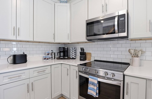 Jacksons' Gap House | Lakefront Villa @ Bay Pines- Unit 8