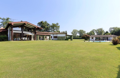 Lesa Villa | Lakefront villa with pool, tennis and golf! - Villa Solcio