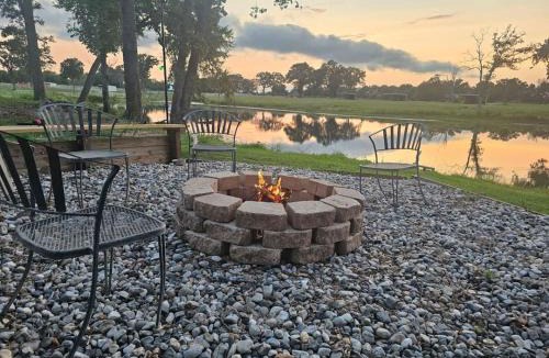 Emory House | Lakefront w Fire Pit, Lake Fun, and Horse Feeding