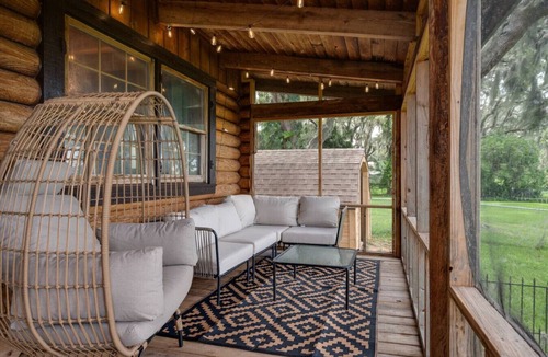 Auburndale House | Lakefront w/Jacuzzi, Games, Loft + Sleeps 12!