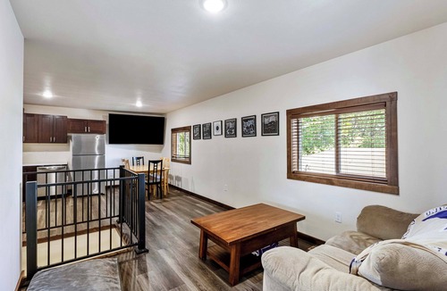 Moses Lake Cottage | Lakefront Washington Home w/Private Pool & Sauna