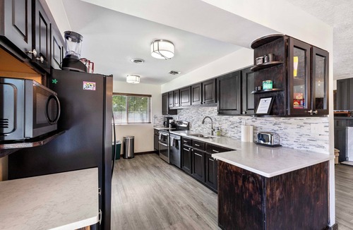 Moses Lake Cottage | Lakefront Washington Home w/Private Pool & Sauna
