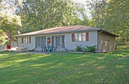 Kelleys Island House | Lakefront Western Breeze Cottage - 4Bdrms/2Baths