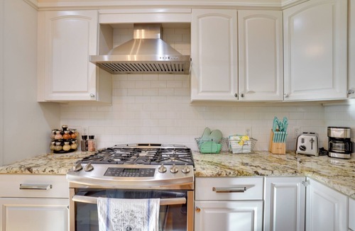 Winter Haven Cottage | Lakefront Winter Haven Retreat: Hot Tub & Patio!