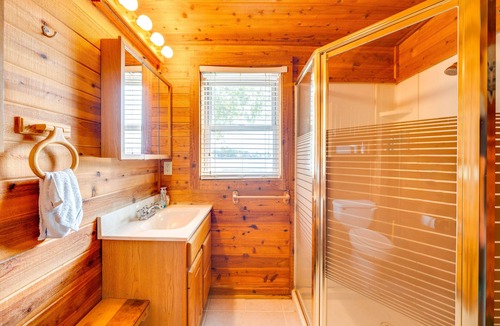 Point Comfort Okauchee Cottage | Lakefront Wisconsin Escape w/ Boat Dock & Kayaks!
