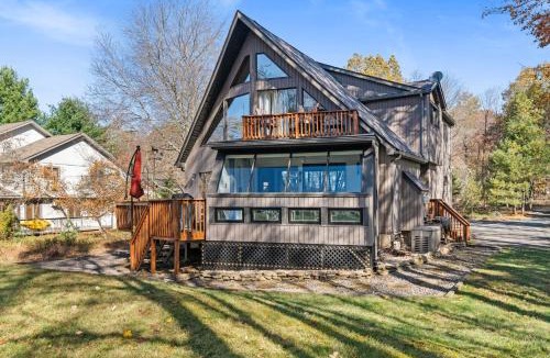 Briar Crest Woods Ski Chalet | Lakefront with Beach Game Room Fire-pit and More