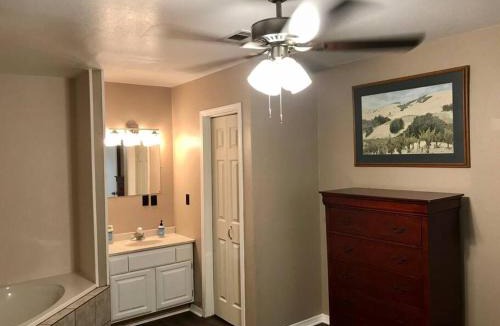Crowder House | Lakehouse Getaway with Beautiful Views