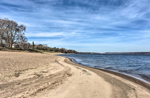 Lake St. Croix Beach House | Lakeland Cottage - 1/2 Mile to St Croix River