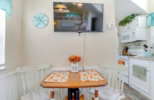 Lakeland Cottage | Lakeland Cottage w/Pool Access + Screened Porch!