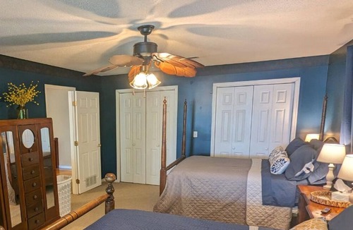 Cedar Bluff House | Laker's Acres: Stunning View, Sleeps 14, Very Private, Relaxing
