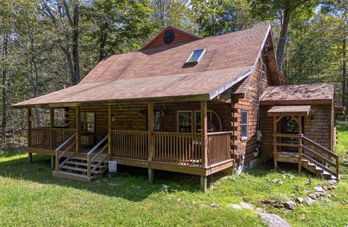 Sherwood Forest House | Lakes & Leisure! Spacious Berkshire Getaway
