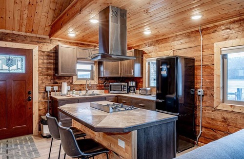 Homer Cabin | Lakeshore Cabins