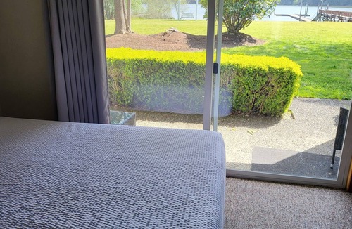 Lakeside Hotel | Lakeshore Lodge
