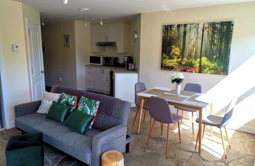 Saint-Brigitte-de-Laval Apartment | Lakeside Getaway #3 Spa Sauna Firepit