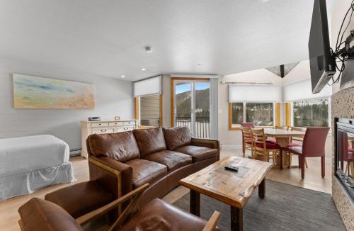 Lakeside Village Apartment | Lakeside #1496