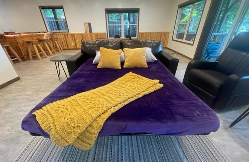 Brainerd Cabin | Lakeside: 4 Kings, Room4Groups, Hot Tub, Dock, Firewood