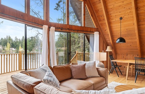 Burley House | Lakeside A-frame for families, grannies and new kayakers