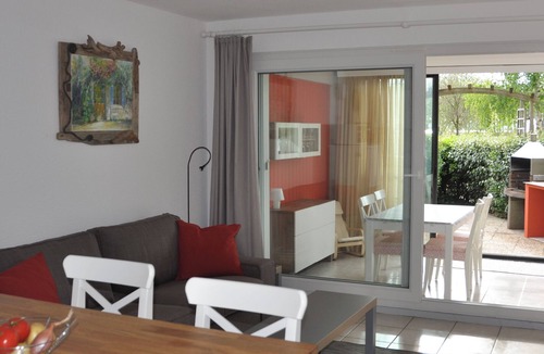 Hourtin Port Apartment | Lakeside apartment with enclosed garden, dog allowed, electric charger