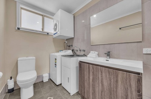 Merimbula Cabin | Lakeside Apartments - Ground floor