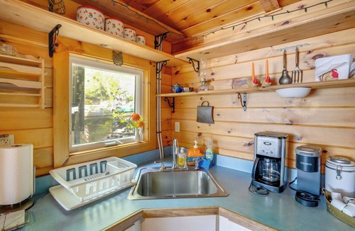 Berkshire Cabin | Lakeside Berkshires Cabin w/ Private Dock & Views