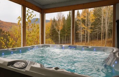 Saint-Brigitte-de-Laval House | Lakeside Gateway 4 Spa Sauna Firepit