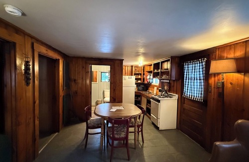 Holderness Cottage | Lakeside Cabin 2 with Kitchen