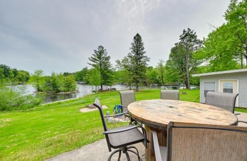 Holcombe House | Lakeside Cabin w/Fire Pit: Near Pine Point Park!