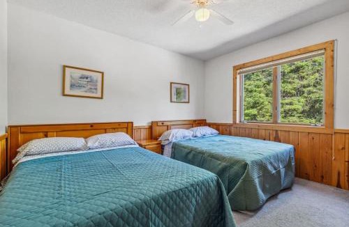 Park Rapids House | Lakeside Condo #15 4BR 3BA Timberlane Resort