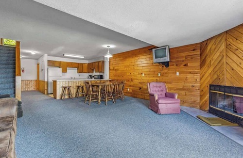 Park Rapids Condo | Lakeside Condo #16 4BR 3BA Timberlane Resort
