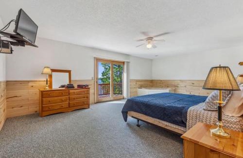 Park Rapids House | Lakeside Condo #19 4BR 4BA Timberlane Resort