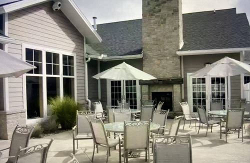 Cadillac Condo | Lakeside Condo 301