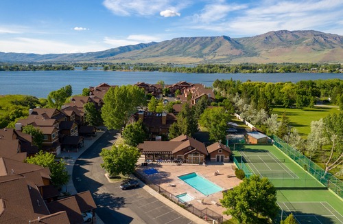 Ogden Condo | Lakeside Condo w/Private Hot Tub & Snowbasin Views