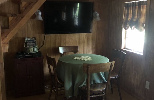 Crofton Cottage | Lakeside Cottage, Fishing, Canoe & Kayak, Pet Friendly, Golf and Hiking Nearby