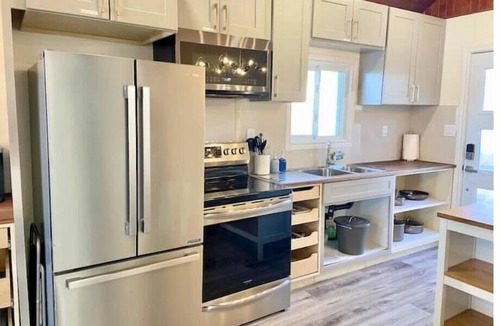 Scugog Cottage | Lakeside Cottage Getaway South Shore Lake Scugog