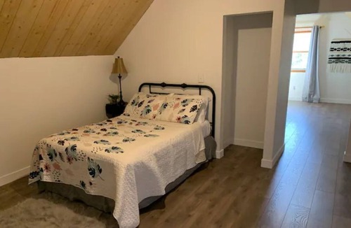 Beaver Cottage | Lakeside Cottage Where Nature and Fun Await