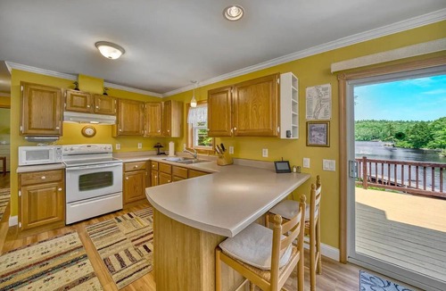 Stoddard House | Lakeside Escape - 4BR/2BA Retreat 2hrs from Boston