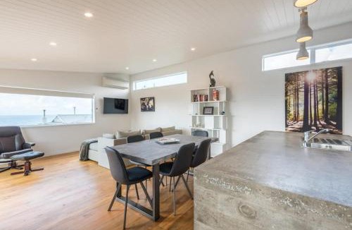 Ngongotaha House | Lakeside Gem