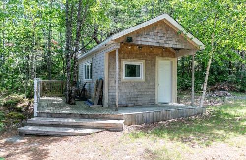 Mill Cove House | Lakeside Getaway Fox Point Cabin