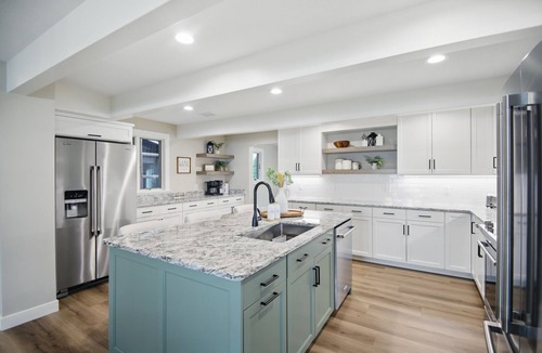 Faribault Cabin | Lakeside Getaway - Games, HotTub & Space to Gather