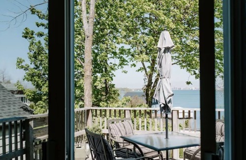 Wolfe Island Apartment | Lakeside Getaway in Marysville, Wolfe Island - Shopkeepers Apartment
