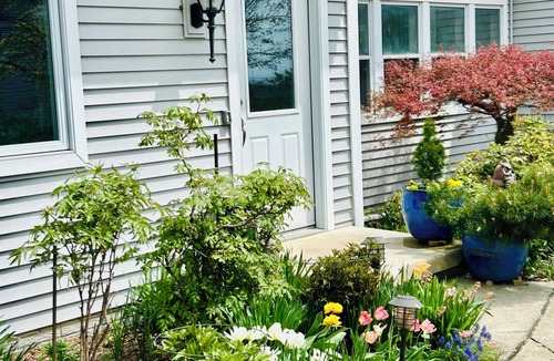 Luna Pier Apartment | Lakeside Getaway Studio In Luna Pier!