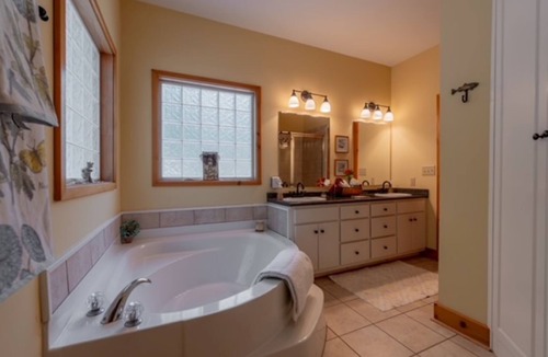Pine Mountain Valley House | Lakeside home-minutes to Callaway Gardens, FDR Park & Impact 360 Institute