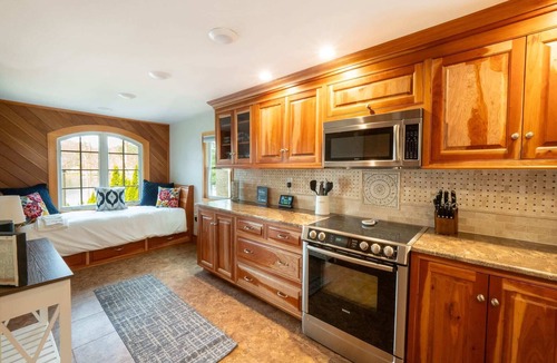 Holland House | Lakeside Haven, Tranquil Waters