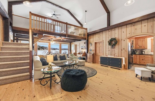 Bristol House | Lakeside House | Fire Pit + Direct Lake Access