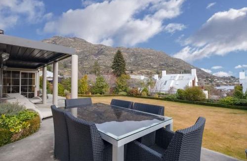 Frankton Hotel | Lakeside Indulgence on Wilmot