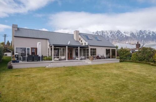 Frankton Hotel | Lakeside Indulgence on Wilmot