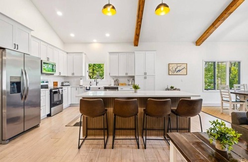 La Follette Apartment | Lakeside Landing · Waterfront w/Private Dock | Deerfield Resort
