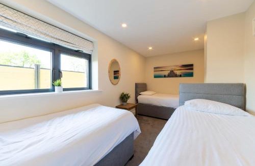 Compton Martin House | lakeside Lodge