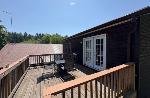 Hammond Apartment | Lakeside Loft on Black Lake